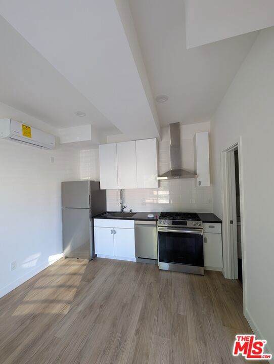2626 Cloverfield Boulevard - Photo 1
