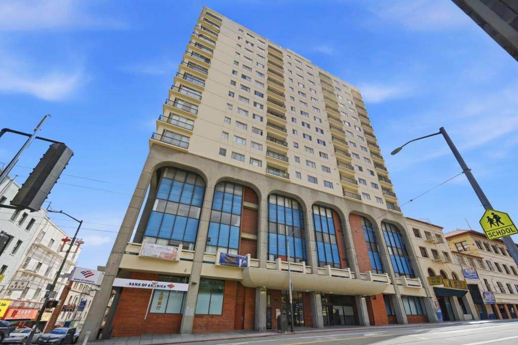 946 Stockton Street - Photo 1