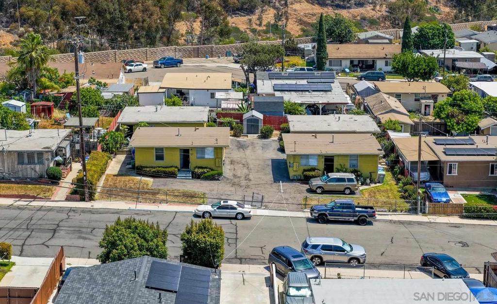 351 363 Gavin Street - Photo 1