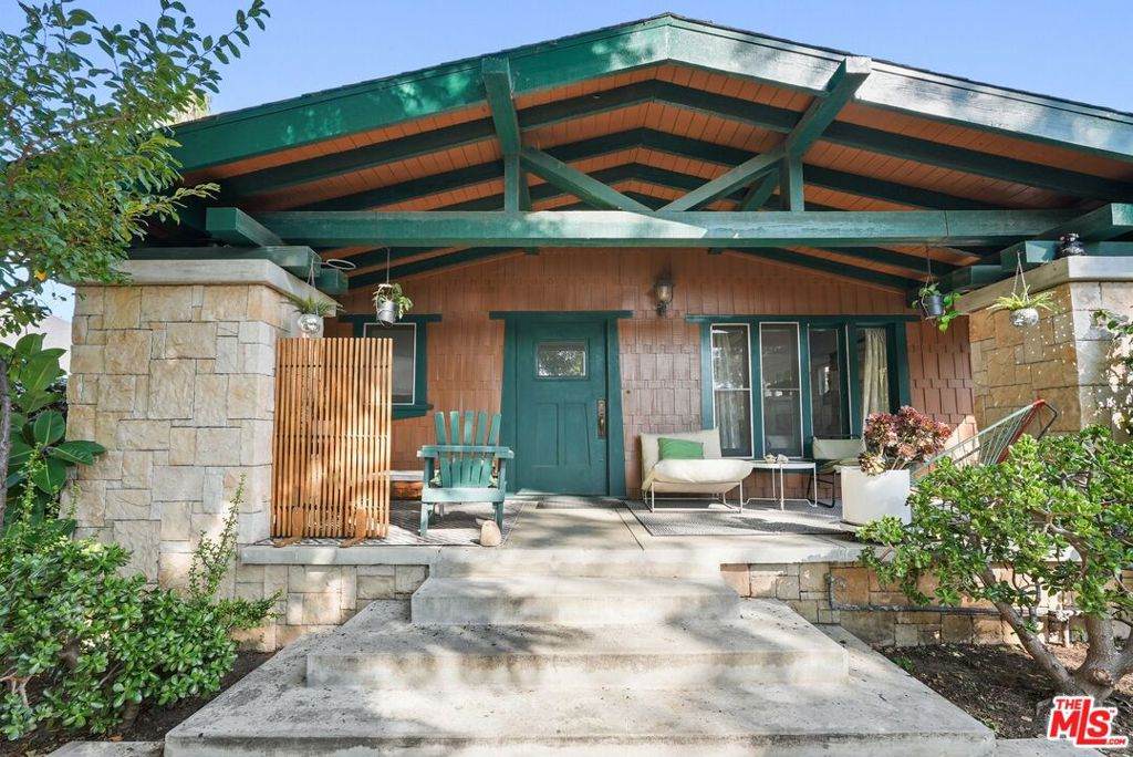 6083 Selma Avenue - Photo 1