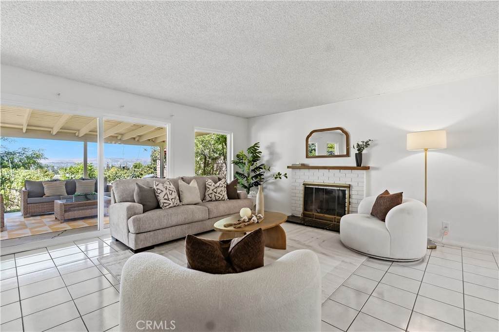 18517 Lincroft - Photo 1