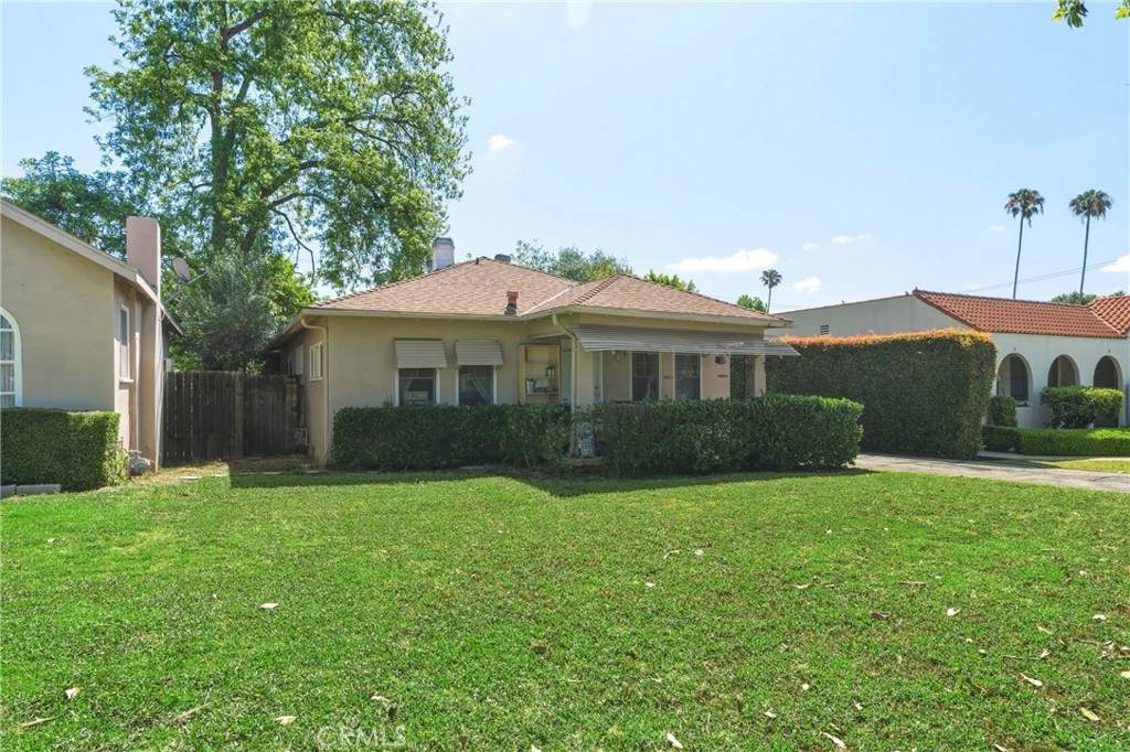 70 Parkwood - Photo 1