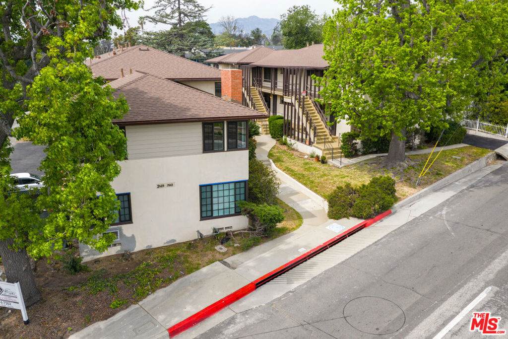 2629 Lake Avenue - Photo 1