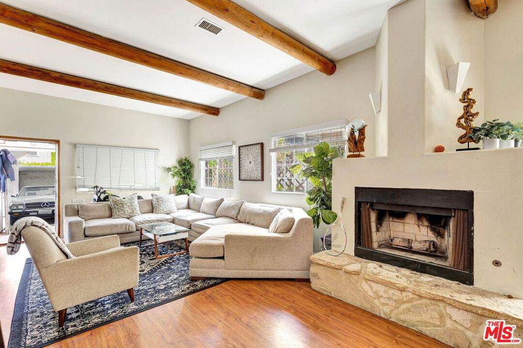 https://bt-photos.global.ssl.fastly.net/socal/orig_boomver_1_426618708-2.jpg