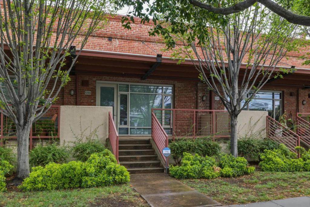 594 Manzana Place - Photo 1