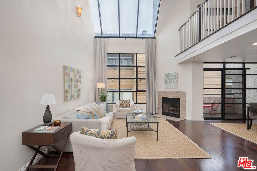 11636 Montana Avenue - Photo 1