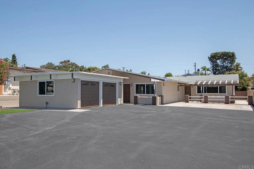 & 1135 Gardena Road - Photo 1