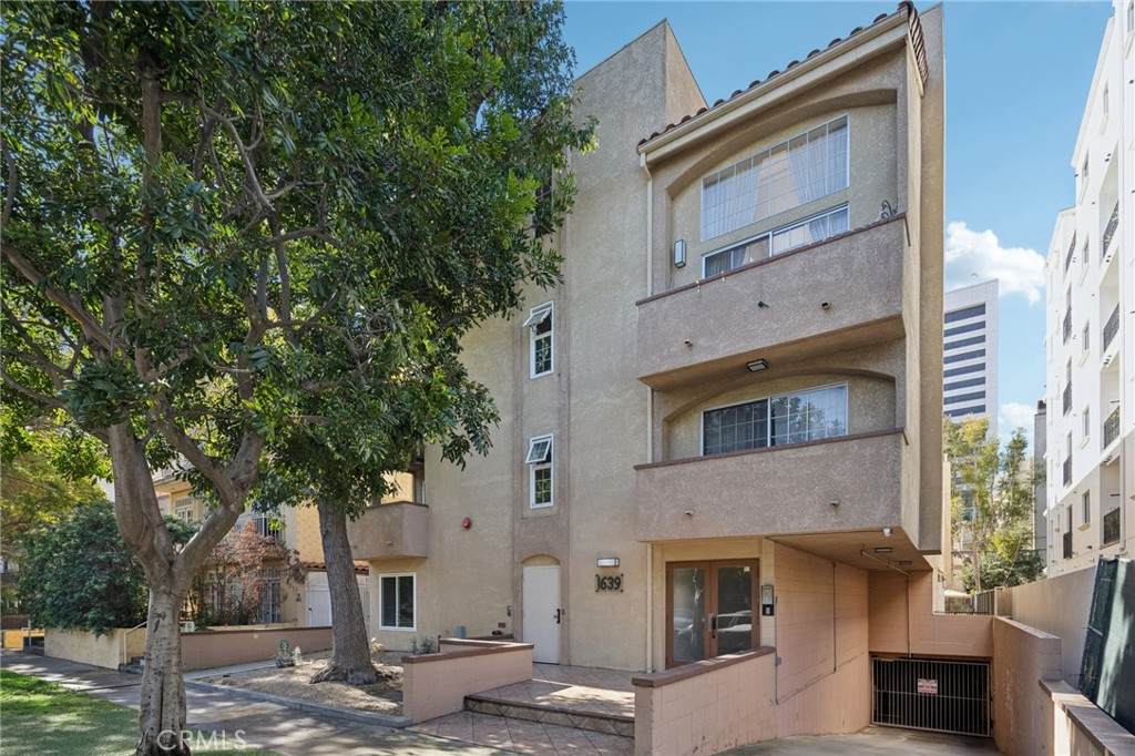 1639 Camden Avenue - Photo 1