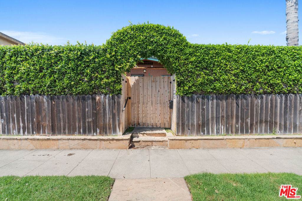 https://bt-photos.global.ssl.fastly.net/socal/orig_boomver_1_426830615-2.jpg