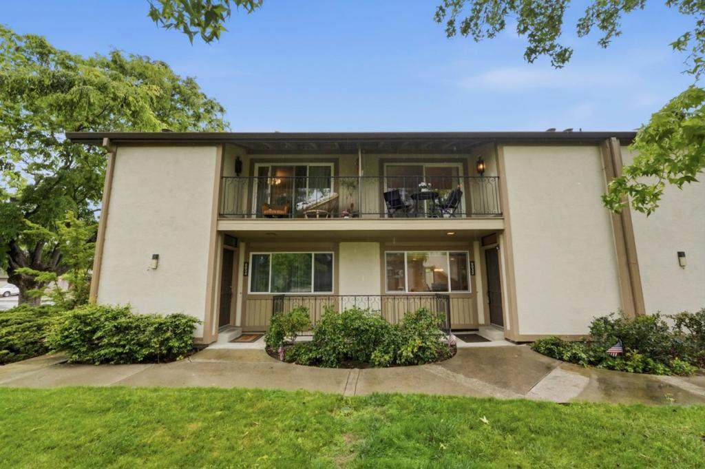 6032 Calle De Suerte - Photo 1