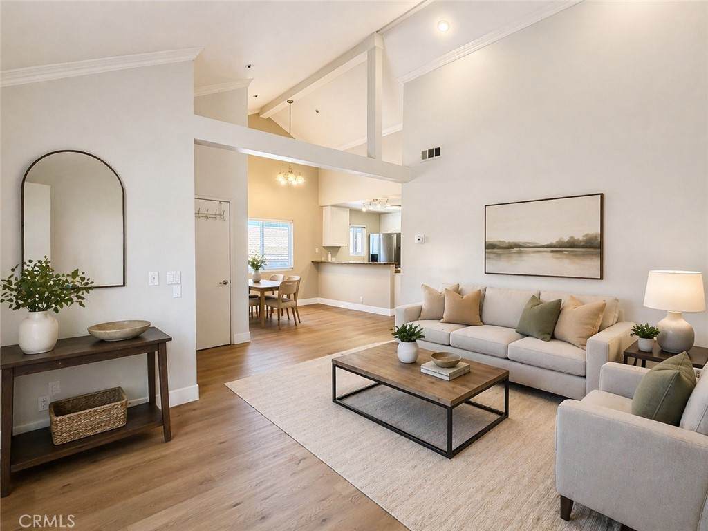 729 Knott - Photo 1