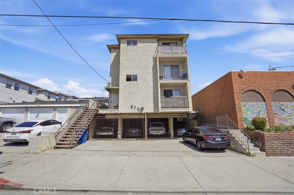 570 8th - Photo 1