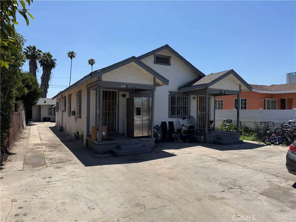678 61st - Photo 1