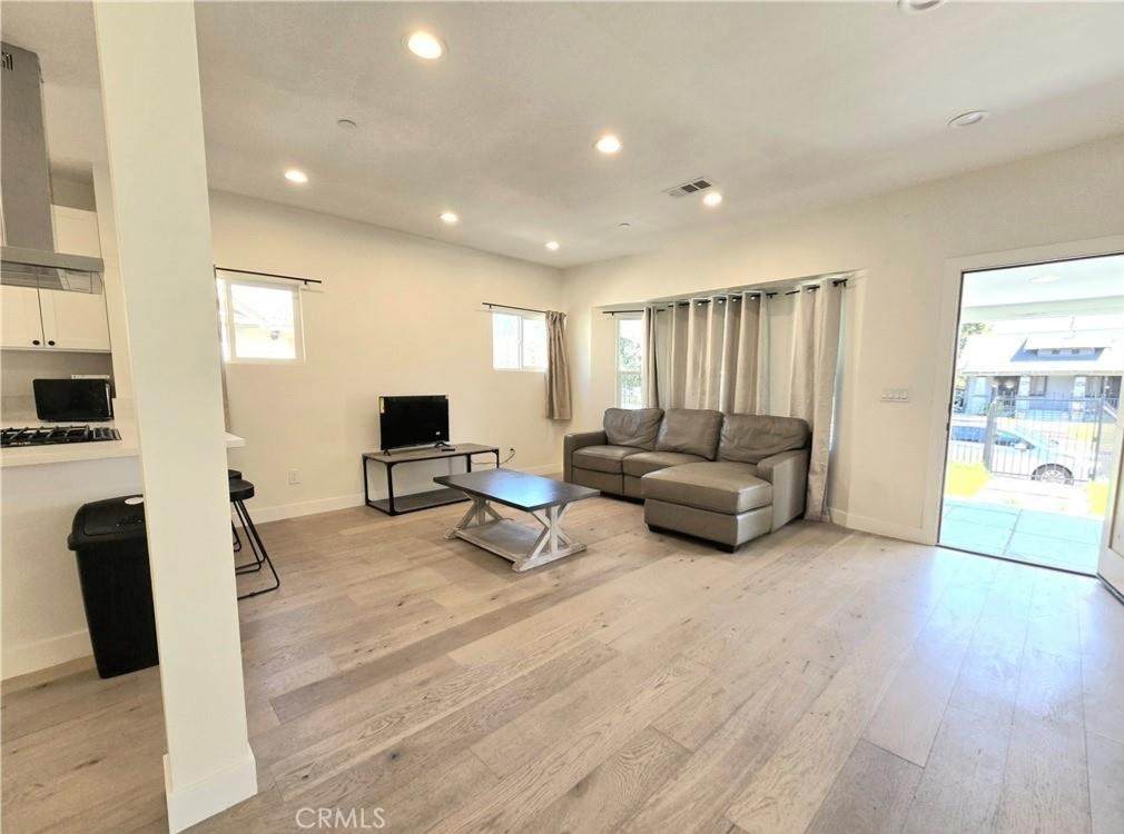 https://bt-photos.global.ssl.fastly.net/socal/orig_boomver_1_427174357-2.jpg