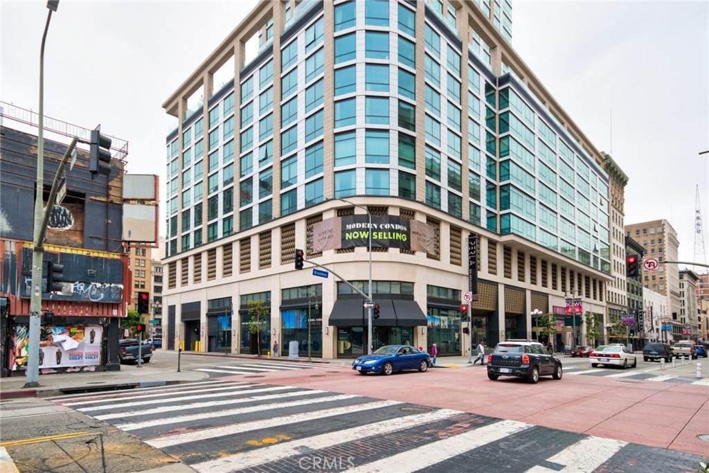 400 Broadway - Photo 1