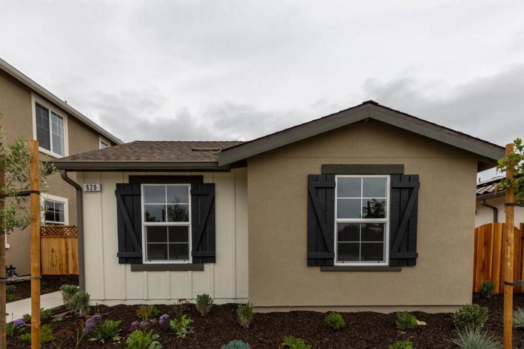 620 Carmel Avenue - Photo 1