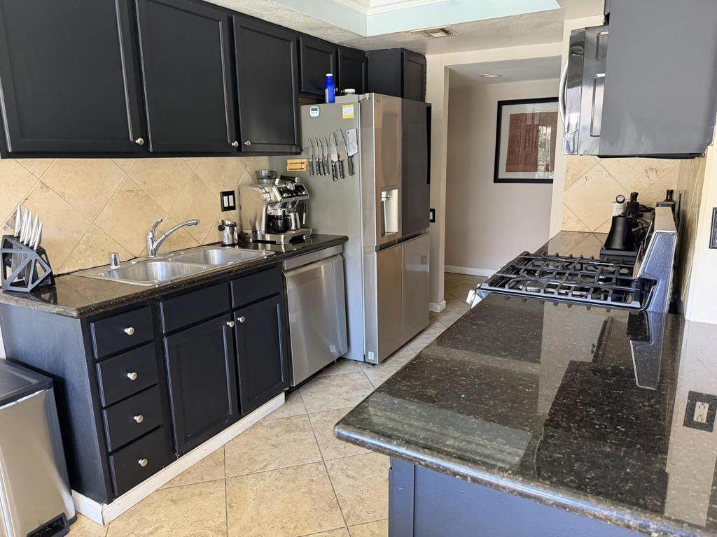 400 Sunrise Way - Photo 1