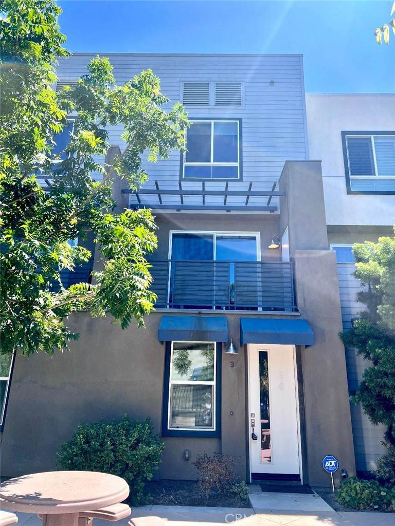 9040 Garvey - Photo 1