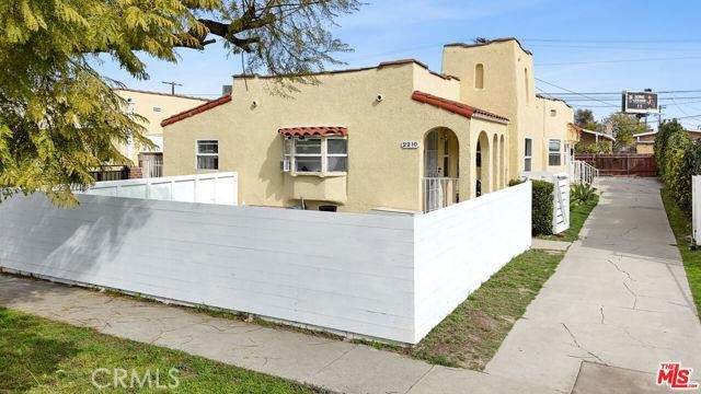 2210 Clyde - Photo 1