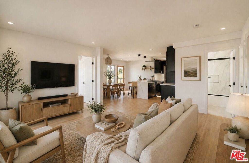4015 Grand View Boulevard - Photo 1