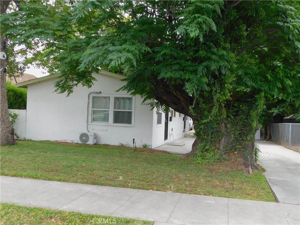 820 D Street - Photo 1