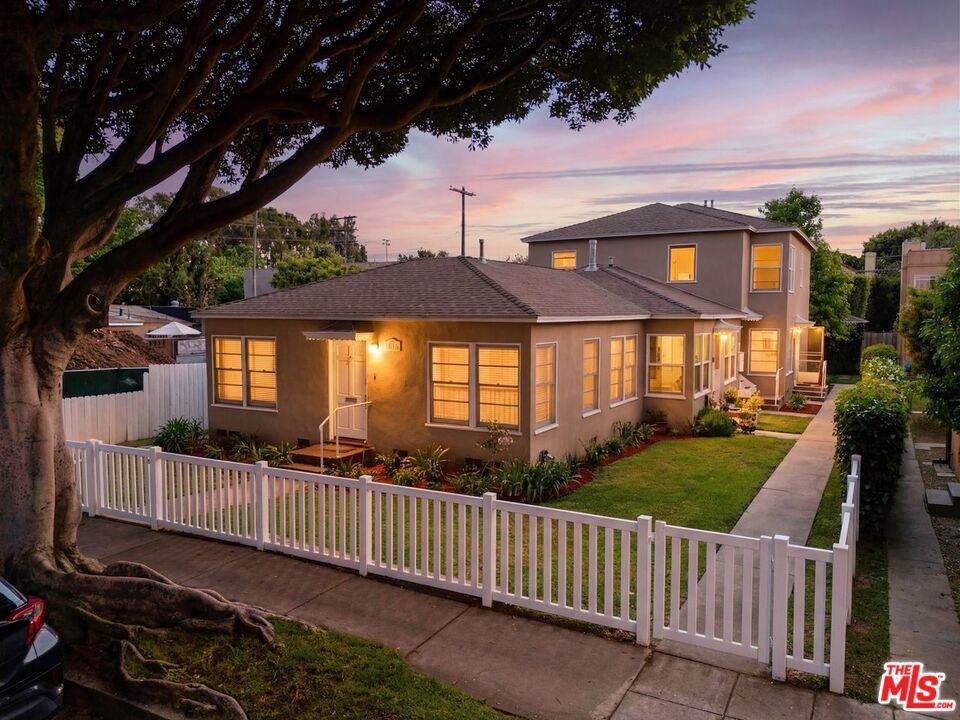 2458 Oak Street - Photo 1