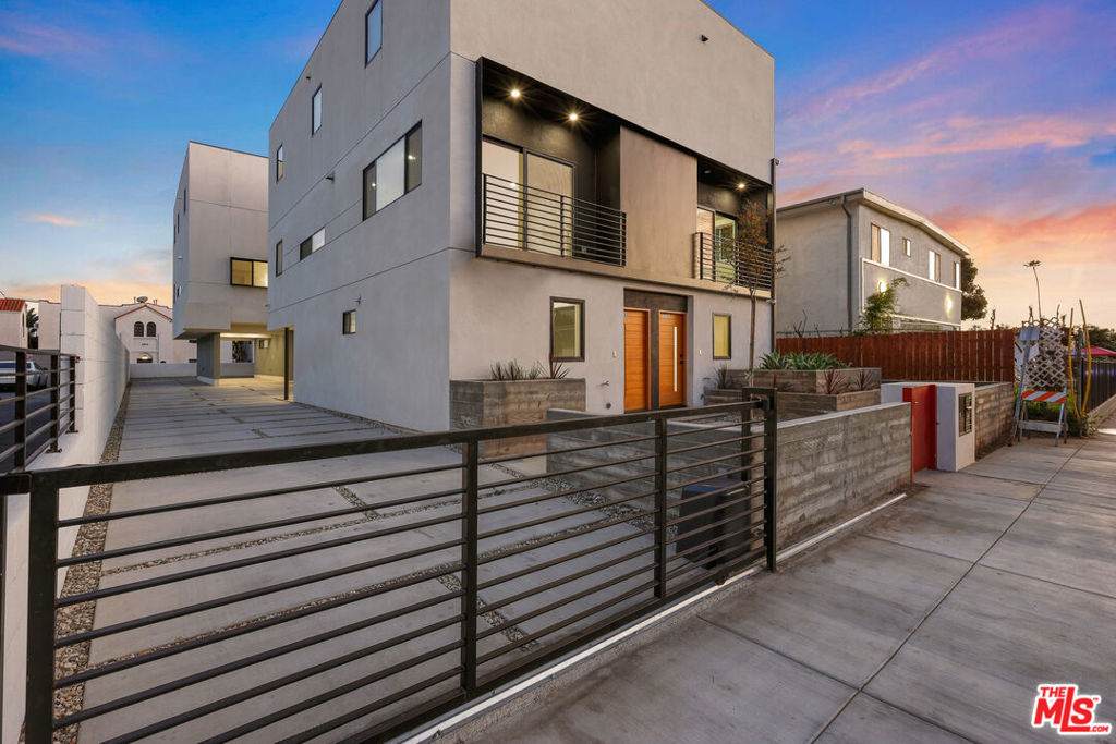 3820 Montclair Street - Photo 1