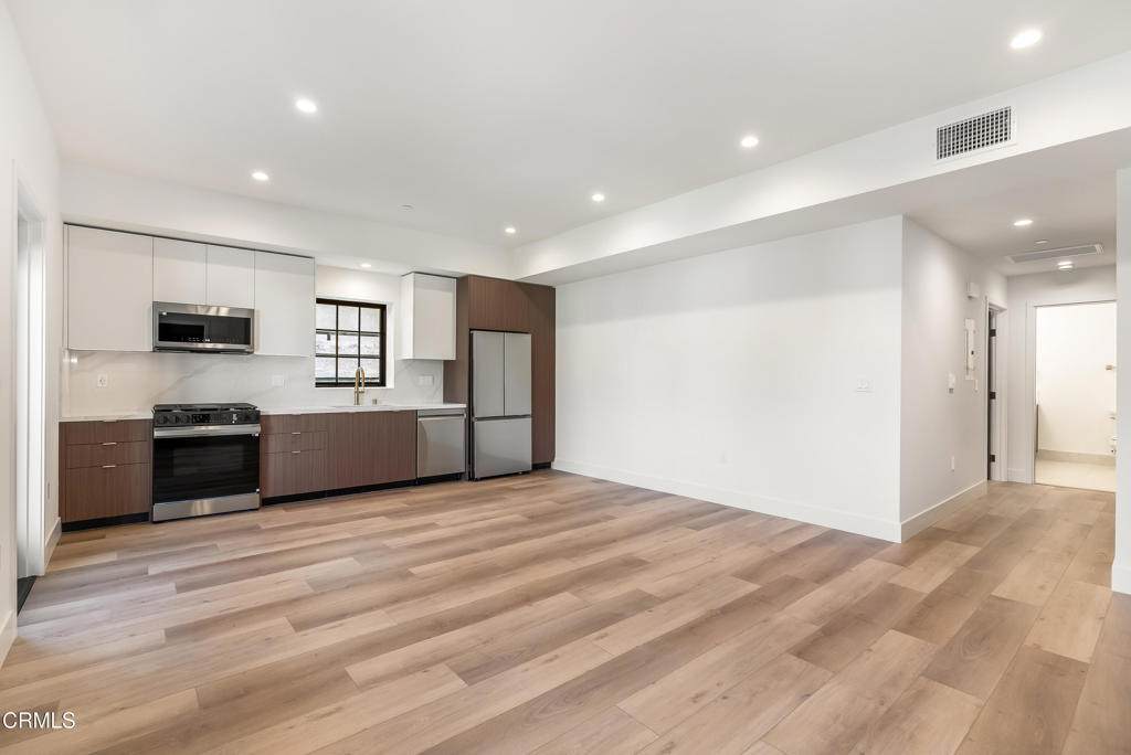 139 Oak Knoll Avenue - Photo 1