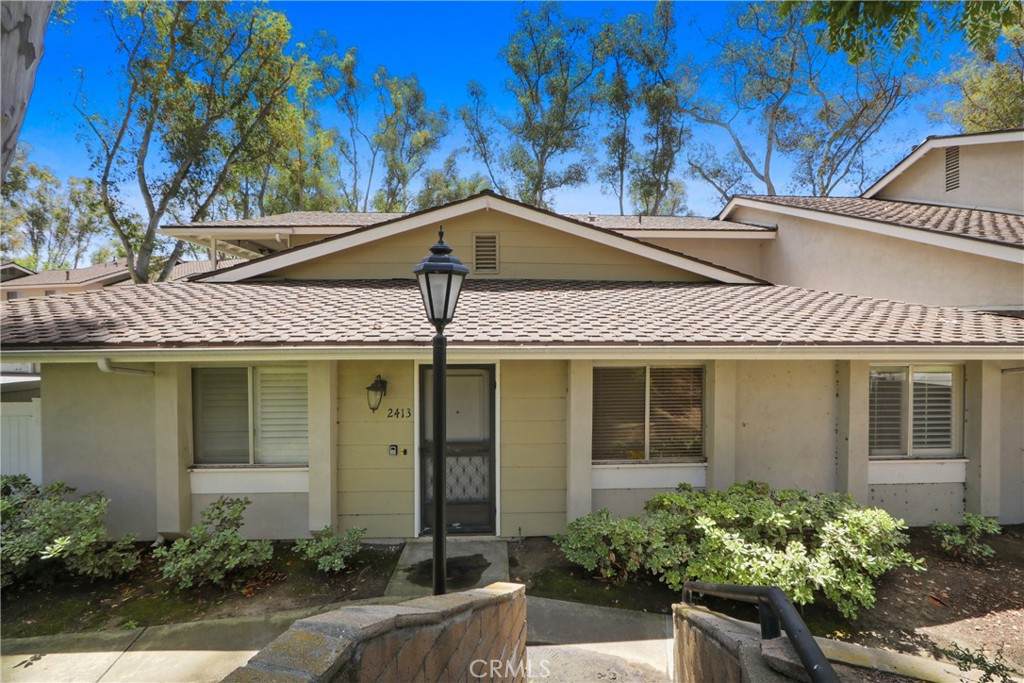 2413 Coventry Cir - Photo 1