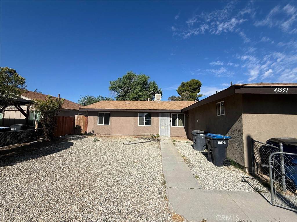 43051 Yew Street - Photo 1