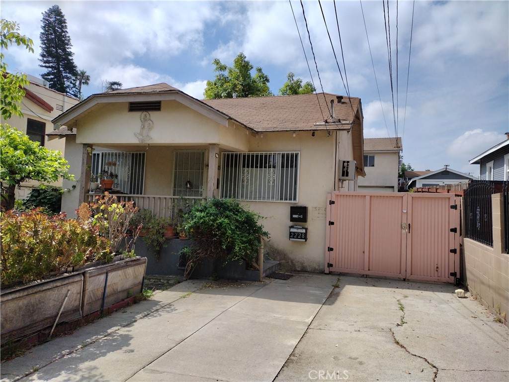 2226 Berkeley Ave - Photo 1