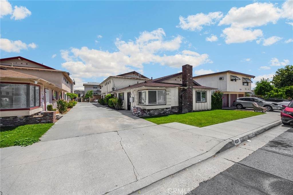 4128 Eunice Avenue - Photo 1