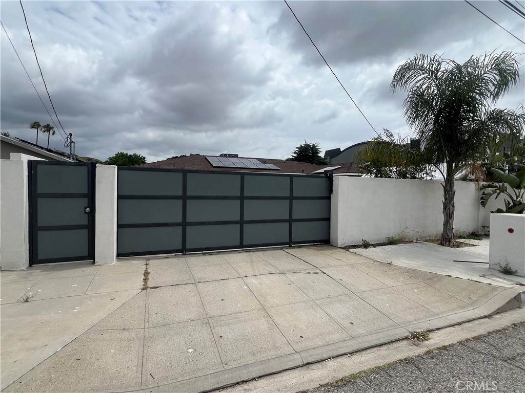 11024 Peoria Street - Photo 1