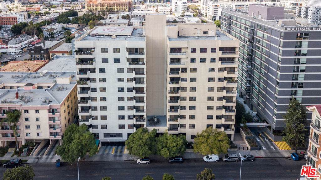 727 Ardmore Avenue - Photo 1