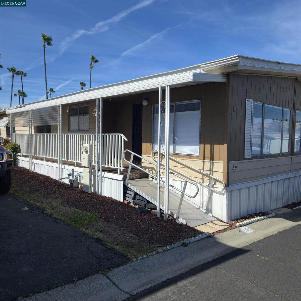 https://bt-photos.global.ssl.fastly.net/socal/orig_boomver_1_427638405-2.jpg