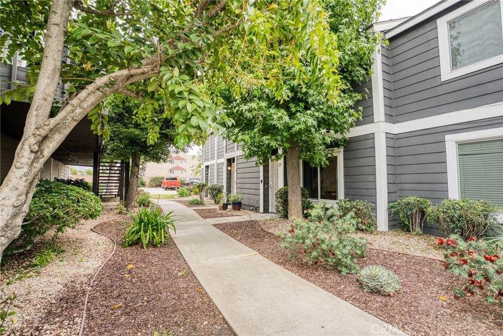 824 Pasadena Avenue - Photo 1