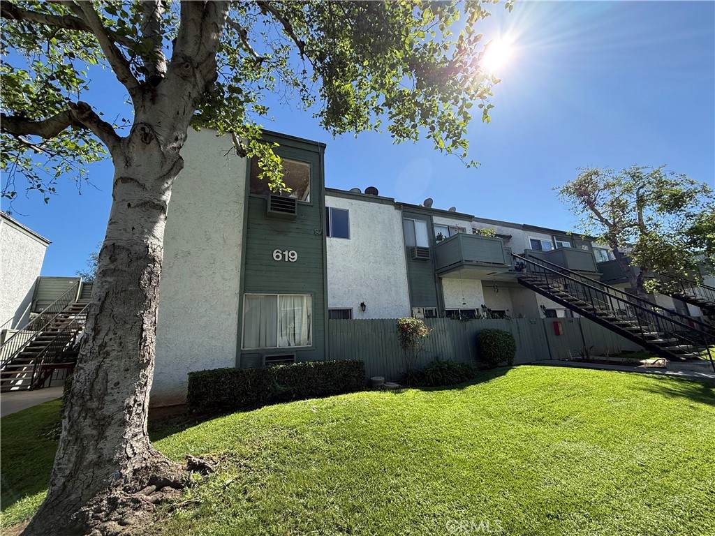 619 Bristol - Photo 1