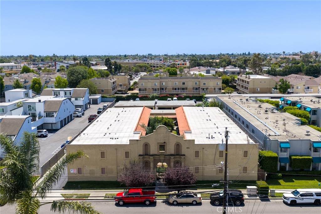 293 Avocado Street - Photo 1
