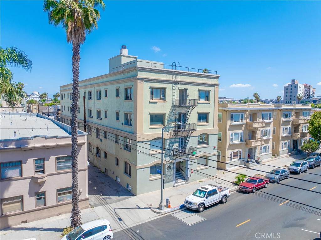 https://bt-photos.global.ssl.fastly.net/socal/orig_boomver_1_427831800-2.jpg