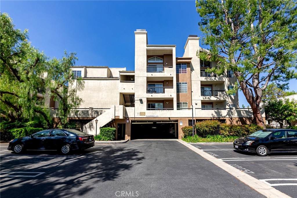 5550 Owensmouth Avenue - Photo 1