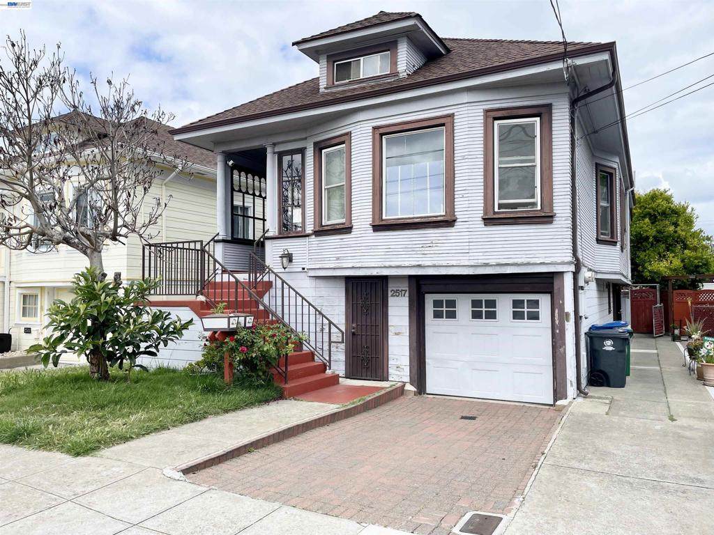 2517 Webb Ave - Photo 1