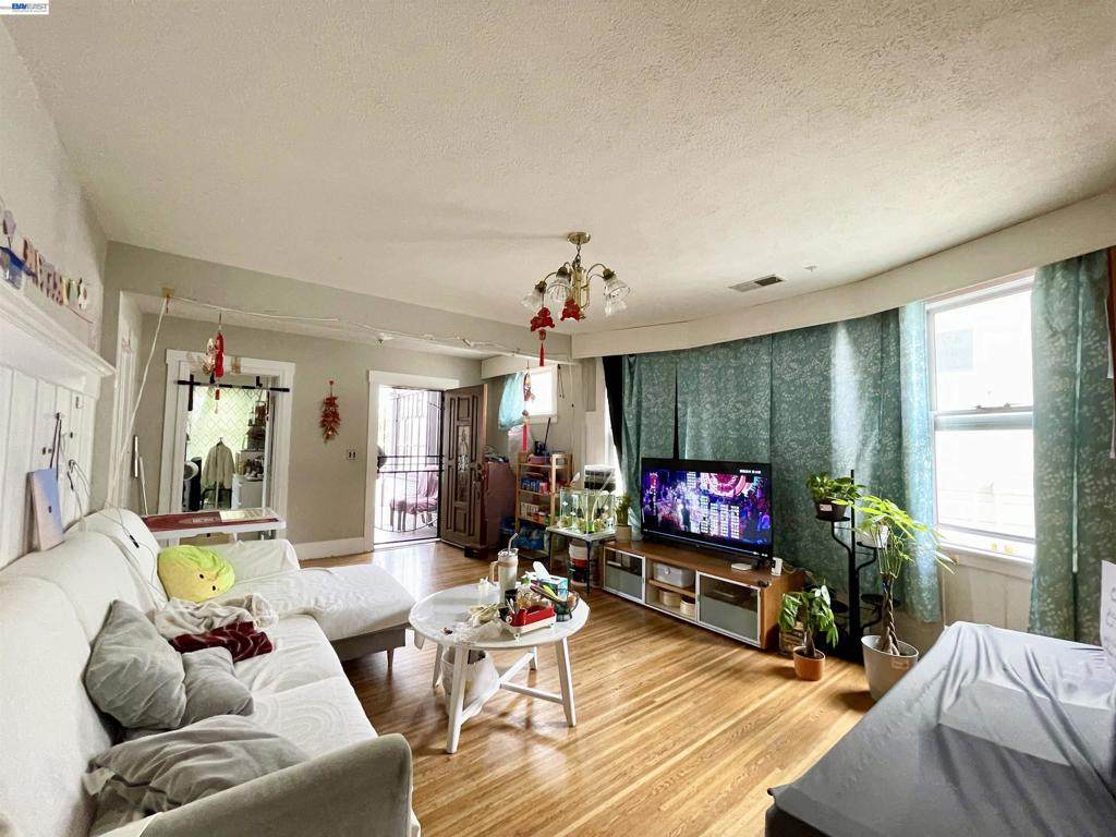 https://bt-photos.global.ssl.fastly.net/socal/orig_boomver_1_427851401-2.jpg