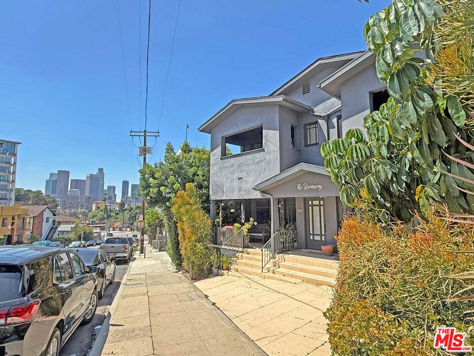 931 Everett Street - Photo 1