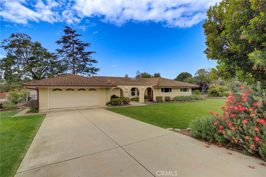 245 Las Flores - Photo 1