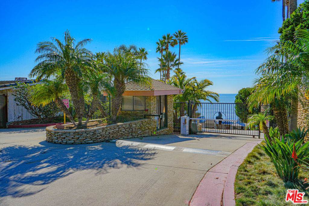 https://bt-photos.global.ssl.fastly.net/socal/orig_boomver_1_428021675-2.jpg