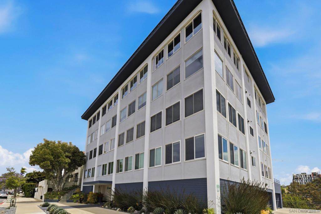 2909 1st - Photo 1
