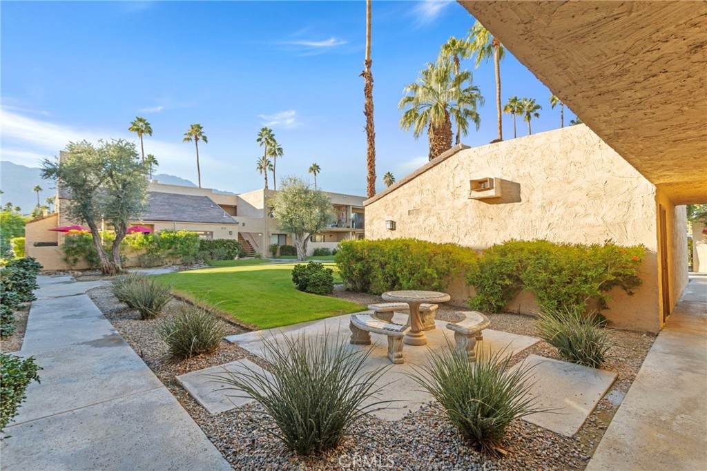 https://bt-photos.global.ssl.fastly.net/socal/orig_boomver_1_428030433-2.jpg