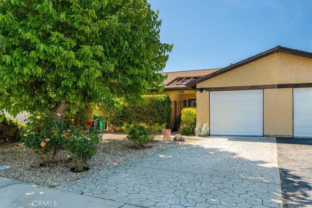 1032 Scott - Photo 1