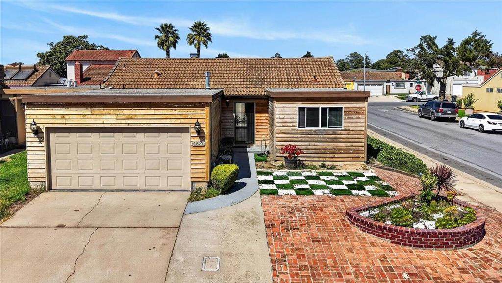 1630 Seville Street - Photo 1