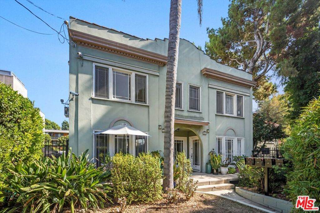 718 Hoover Street - Photo 1